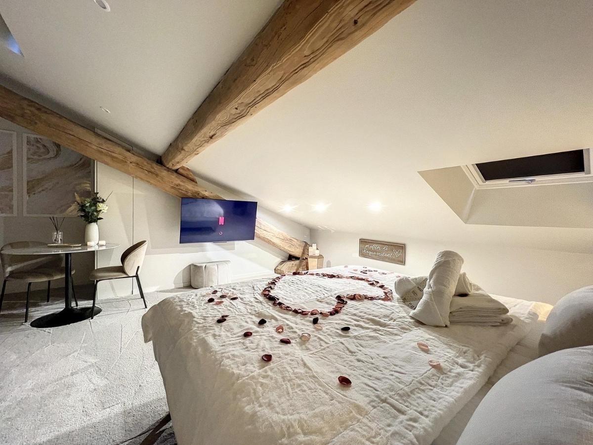 Cocon Blanc Calin Avec Jacuzzi Privatif - Loveroom Insolite Saint-Etienne  Dış mekan fotoğraf